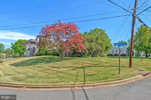 1805 Dumbarton St, Mclean, VA 22101 photo 9