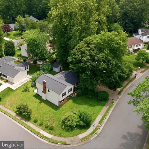 5141 Bradfield Dr, Annandale, VA 22003