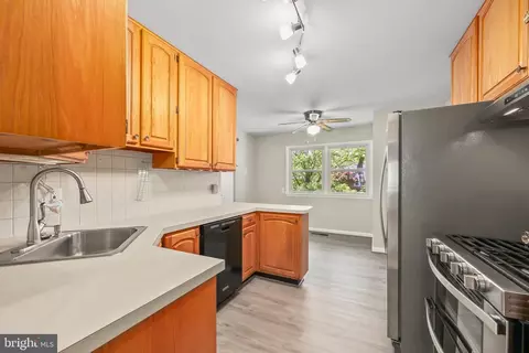 Kitchen - 6530 Ashlawn Ct, Springfield, VA 22150 photo 3 of 3