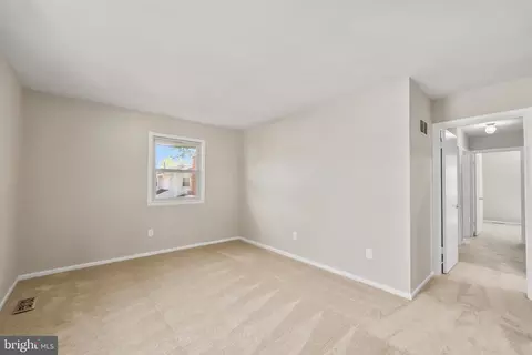 Entry Way - 6530 Ashlawn Ct, Springfield, VA 22150 photo 5 of 5