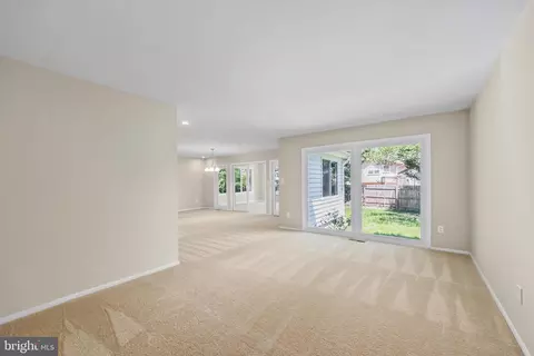 Living - 6530 Ashlawn Ct, Springfield, VA 22150 photo 1 of 3