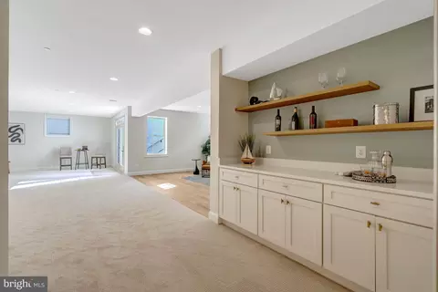 Entry Way - 1318 Kurtz Rd, Mclean, VA 22101 photo 14 of 14