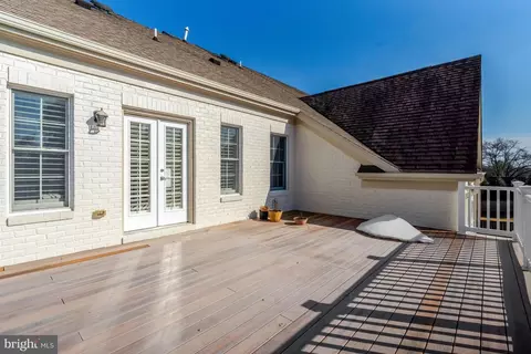 Exterior - 1318 Kurtz Rd, Mclean, VA 22101 photo 7 of 20