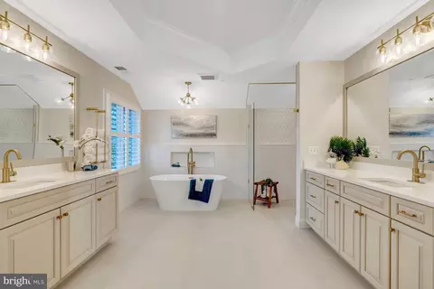 Bath - 1318 Kurtz Rd, Mclean, VA 22101 photo 1 of 10