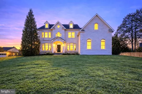 Exterior - 1318 Kurtz Rd, Mclean, VA 22101 photo 2 of 20