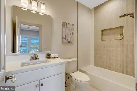 Bath - 1318 Kurtz Rd, Mclean, VA 22101 photo 2 of 10
