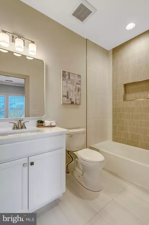 Bath - 1318 Kurtz Rd, Mclean, VA 22101 photo 10 of 10