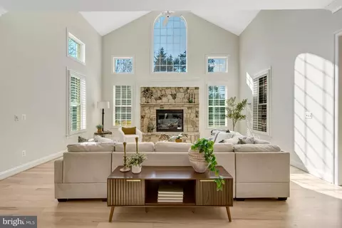 Living - 1318 Kurtz Rd, Mclean, VA 22101 photo 1 of 8