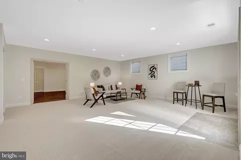 Living - 1318 Kurtz Rd, Mclean, VA 22101 photo 8 of 8