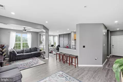 6481 Cheyenne Dr #304, Alexandria, VA 22312