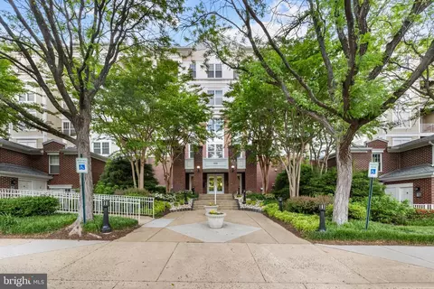 1641 International Dr #412, Mclean, VA 22102
