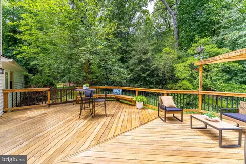 Exterior - 11488 Bingham Ter, Reston, VA 20191 photo 4 of 10