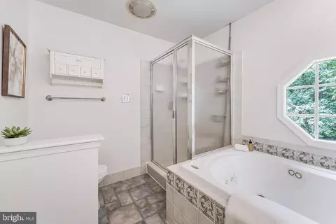 Bath - 11488 Bingham Ter, Reston, VA 20191 photo 3 of 5