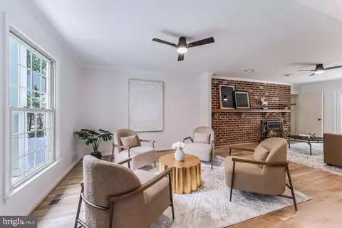 Living - 11488 Bingham Ter, Reston, VA 20191 photo 7 of 8