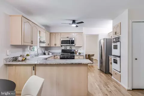 Kitchen - 11488 Bingham Ter, Reston, VA 20191 photo 3 of 7