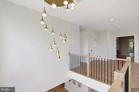 Entry Way - 6514 Byrnes Dr, Mclean, VA 22101 photo 11 of 25