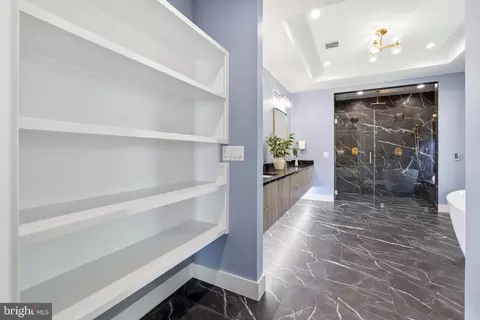Entry Way - 6514 Byrnes Dr, Mclean, VA 22101 photo 17 of 25