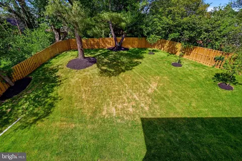 Exterior - 6514 Byrnes Dr, Mclean, VA 22101 photo 12 of 17