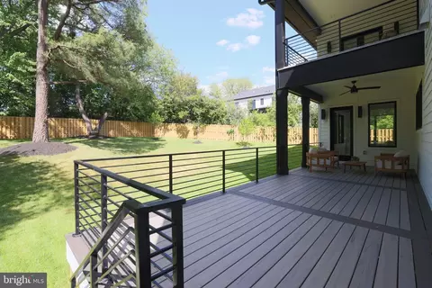 Exterior - 6514 Byrnes Dr, Mclean, VA 22101 photo 13 of 17