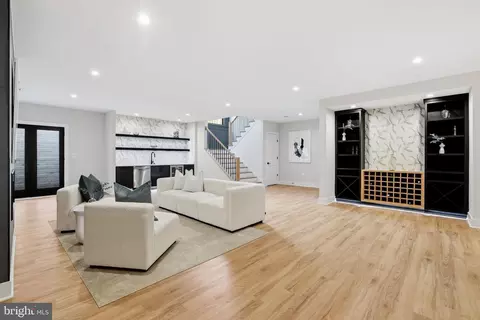 Living - 6514 Byrnes Dr, Mclean, VA 22101 photo 13 of 14