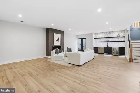 Living - 6514 Byrnes Dr, Mclean, VA 22101 photo 14 of 14