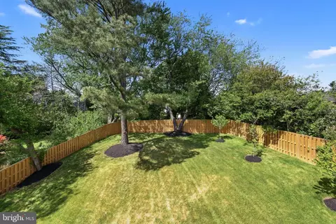 Exterior - 6514 Byrnes Dr, Mclean, VA 22101 photo 11 of 17