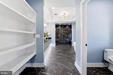 Entry Way - 6514 Byrnes Dr, Mclean, VA 22101 photo 16 of 25