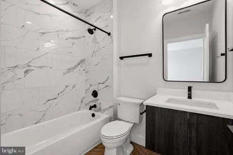 Bath - 6514 Byrnes Dr, Mclean, VA 22101 photo 7 of 9