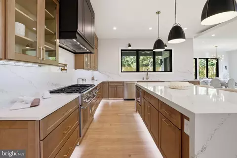 Kitchen - 6514 Byrnes Dr, Mclean, VA 22101 photo 2 of 7