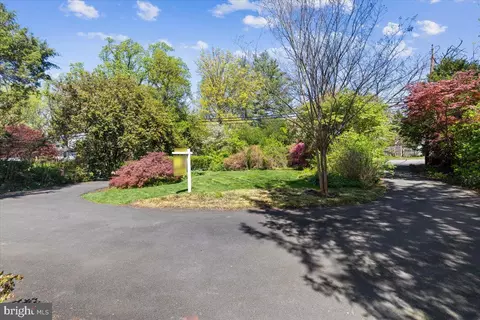 Exterior - 6515 Old Chesterbrook Rd, Mclean, VA 22101 photo 10 of 10