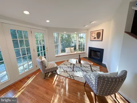 Living - 6515 Old Chesterbrook Rd, Mclean, VA 22101 photo 6 of 14