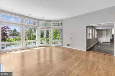 Living - 6515 Old Chesterbrook Rd, Mclean, VA 22101 photo 14 of 14