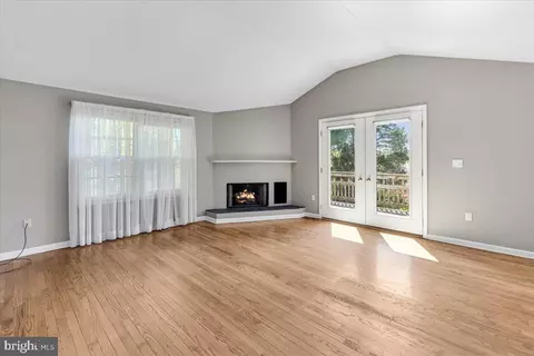 Living - 6515 Old Chesterbrook Rd, Mclean, VA 22101 photo 8 of 14