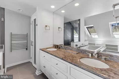 Bath - 6515 Old Chesterbrook Rd, Mclean, VA 22101 photo 3 of 7