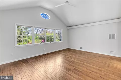 Living - 6515 Old Chesterbrook Rd, Mclean, VA 22101 photo 10 of 14