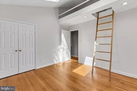 Bedroom - 6515 Old Chesterbrook Rd, Mclean, VA 22101 photo 3 of 5