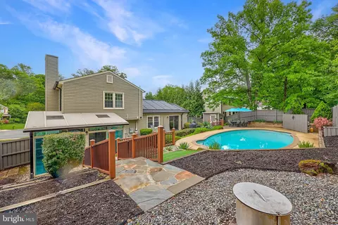 Exterior - 8311 Timber Brook Ln, Springfield, VA 22153 photo 5 of 10