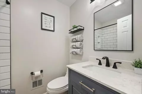 Bath - 8311 Timber Brook Ln, Springfield, VA 22153 photo 3 of 4