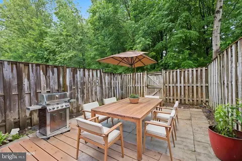 Exterior - 8317 Brookvale Ct, Springfield, VA 22153 photo 2 of 4