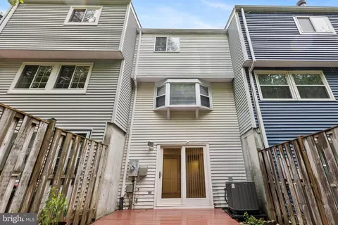 Exterior - 8317 Brookvale Ct, Springfield, VA 22153 photo 3 of 4