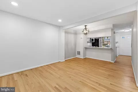 Living - 8317 Brookvale Ct, Springfield, VA 22153 photo 3 of 5
