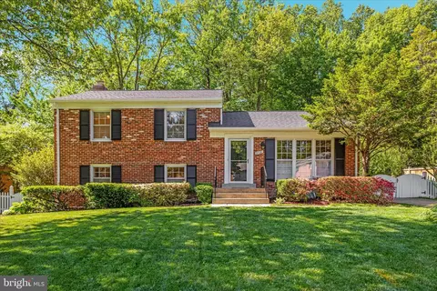 2406 Claremont Dr, Falls Church, VA 22043