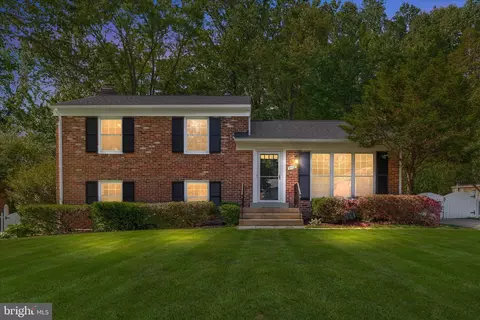 2406 Claremont Dr, Falls Church, VA 22043