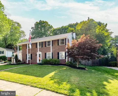 Exterior - 6214 Erman St, Burke, VA 22015 photo 3 of 14
