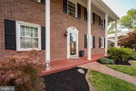 Exterior - 6214 Erman St, Burke, VA 22015 photo 2 of 14