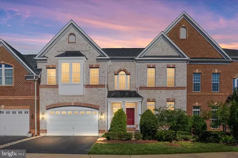 3878 Billberry Dr, Fairfax, VA 22033