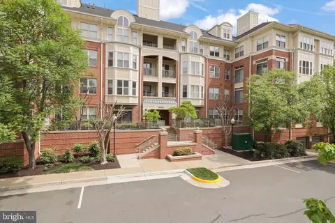 1860 Stratford Park Pl #205, Reston, VA 20190