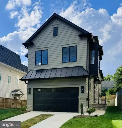 6910 Mount Daniel Dr, Falls Church, VA 22046