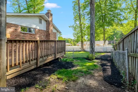 Exterior - 8909 Victoria Rd, Springfield, VA 22151 photo 4 of 8