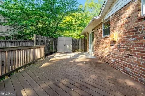 Exterior - 8909 Victoria Rd, Springfield, VA 22151 photo 5 of 8